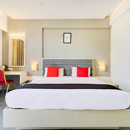 Capital O 77219 Hotel Dwarwata Dárvád Kültér fotó